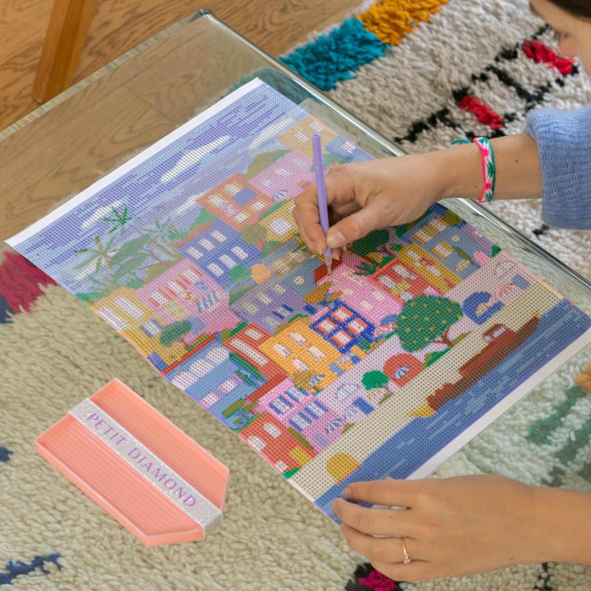 Rosy Brown Diamond Painting Set - Bunte Häuser