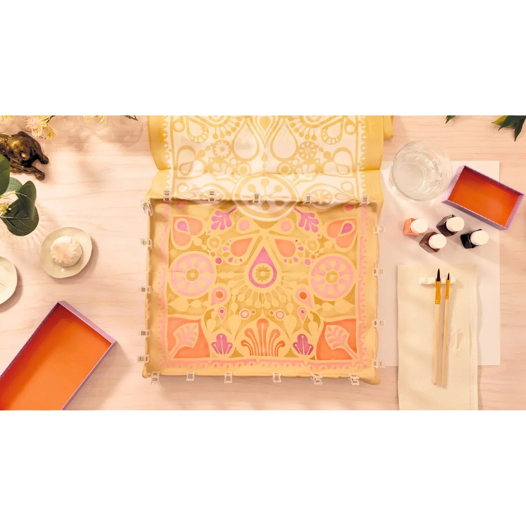 Light Goldenrod Atelier 11, Seidenmalerei Blumen