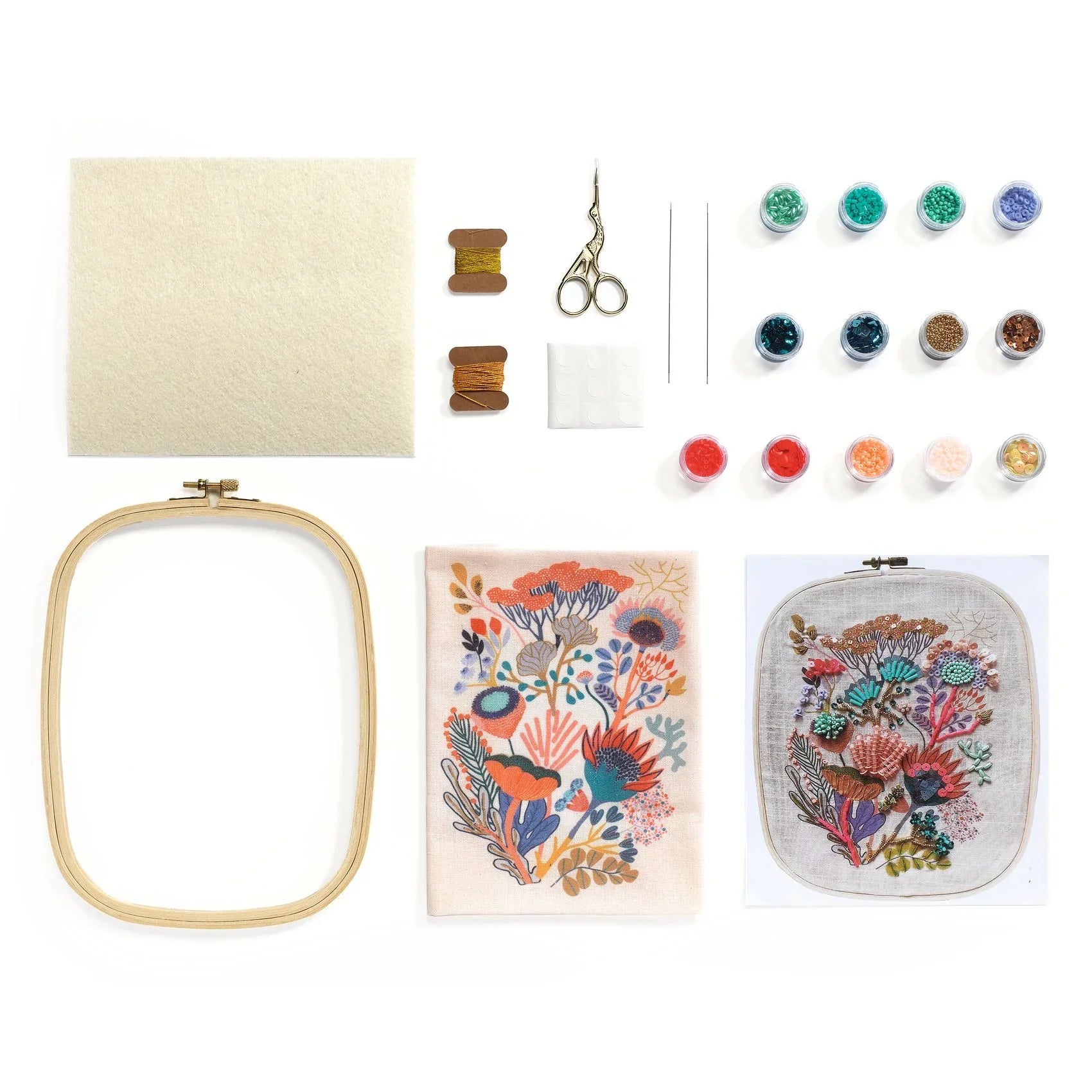 Light Gray Atelier 58, Perlenstickerei Blumen