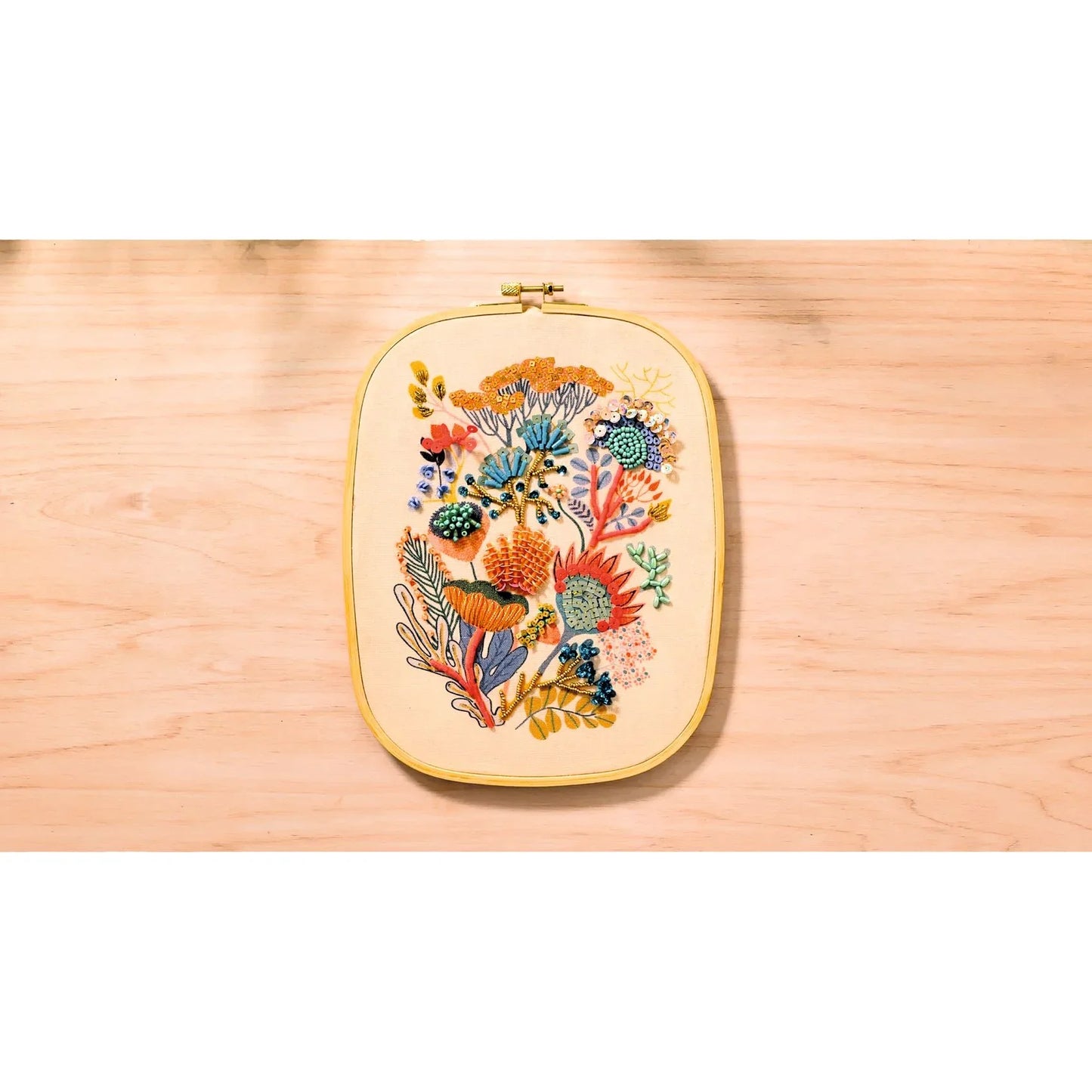 Wheat Atelier 58, Perlenstickerei Blumen