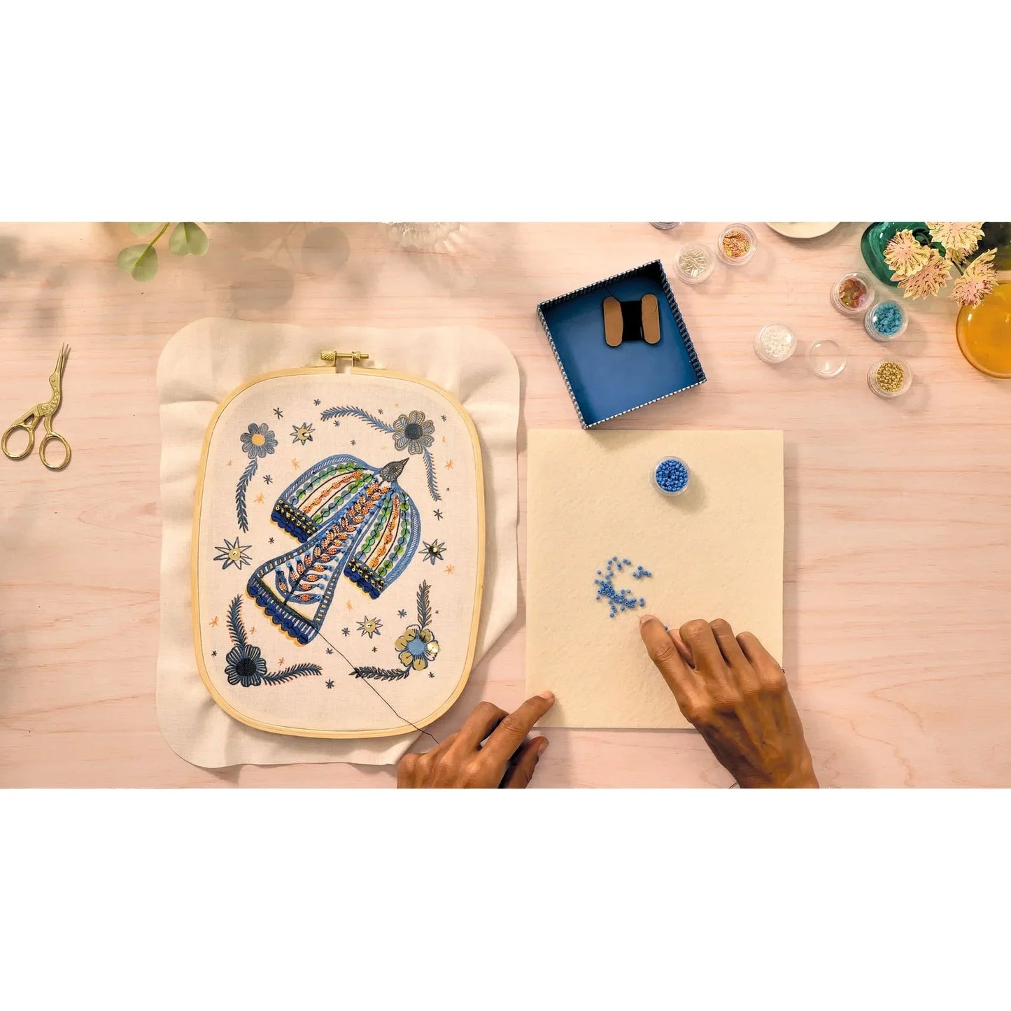 Wheat Atelier 59, Perlenstickerei Vogel