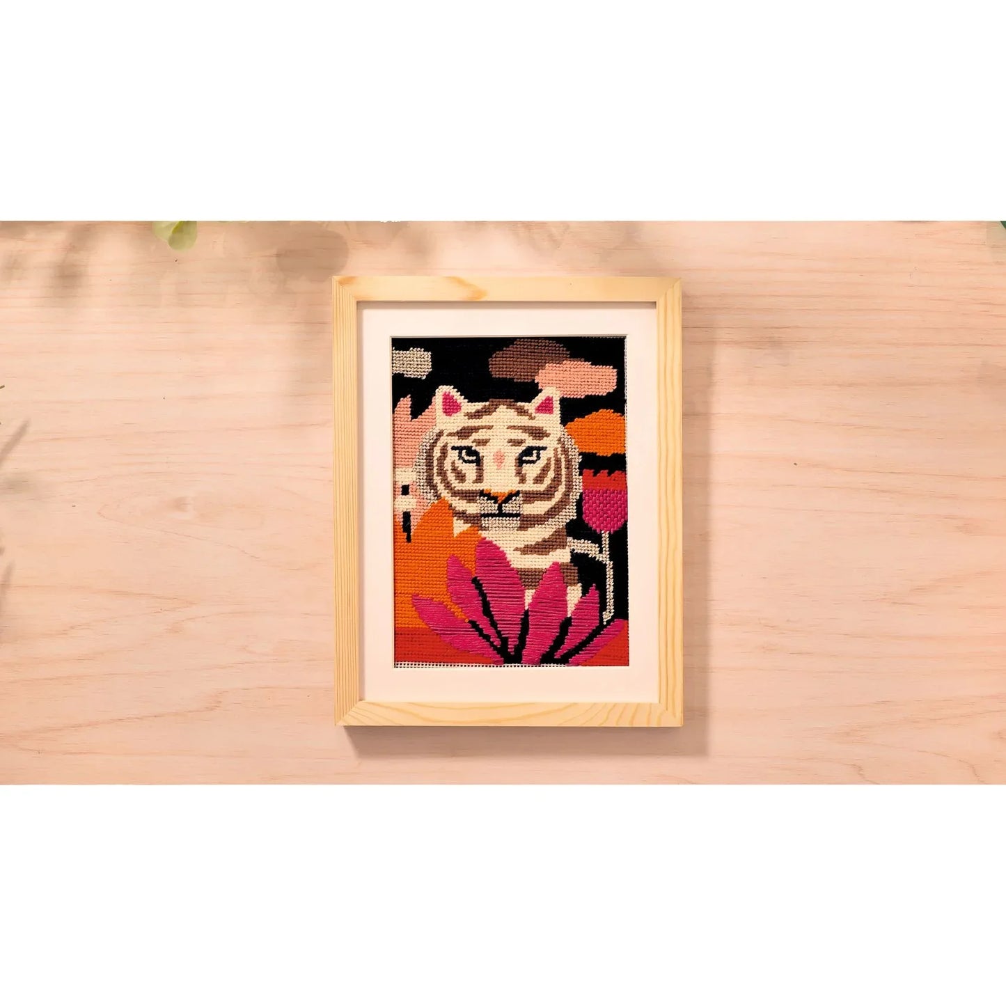 Wheat Atelier 64, Stickerei Tiger