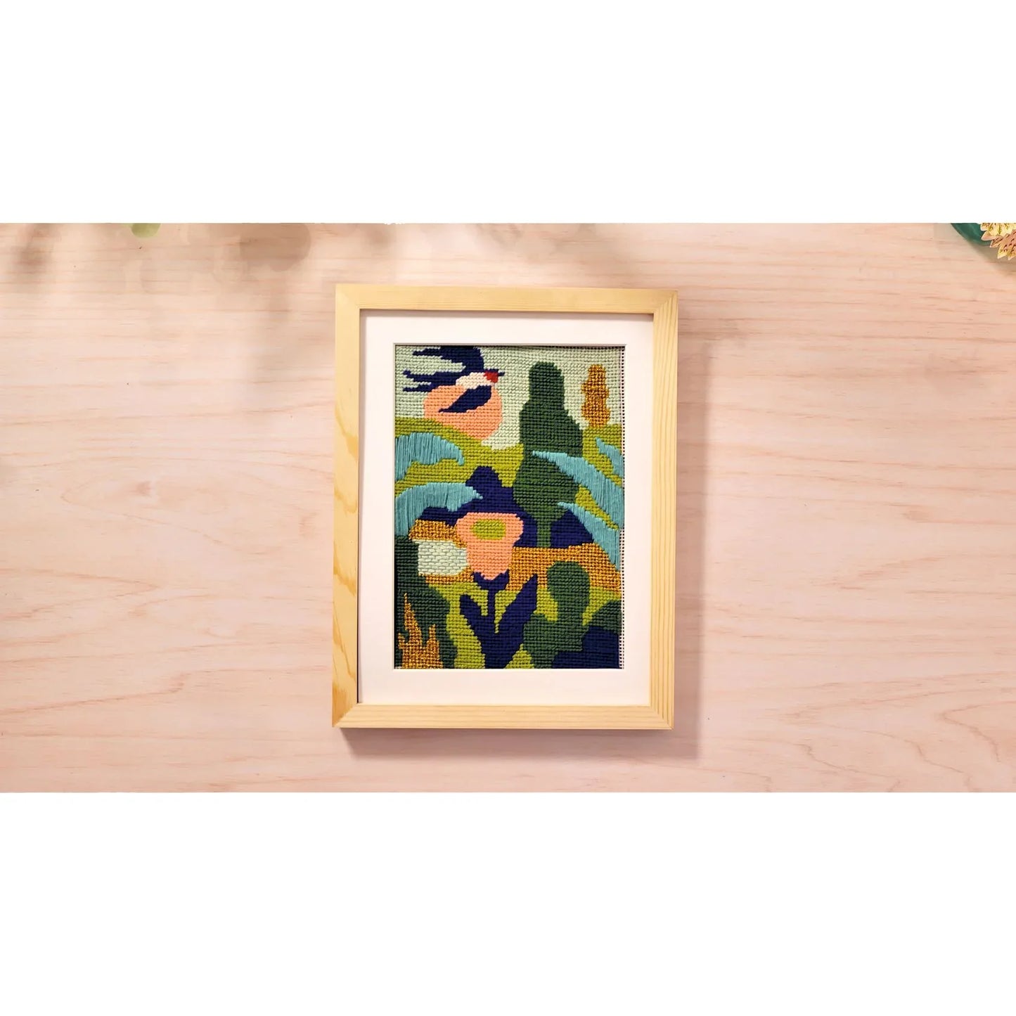 Wheat Atelier 65, Stickerei Vogel